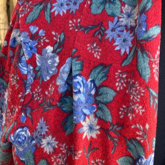 Gorgeous Red Floral V Neck by Suzanne Betro - Picture 3 of 6